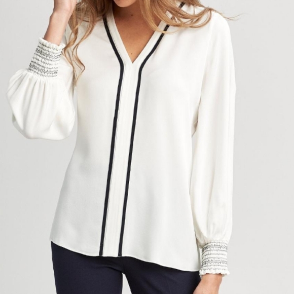 Elie Tahari Silk Vneck Ivory and Black Blouse Ladies Size Small